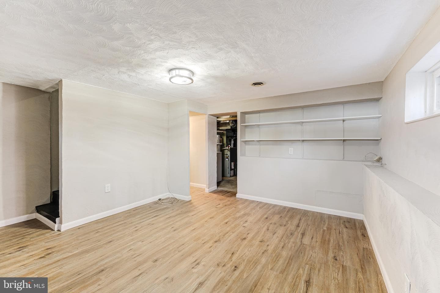 2408a Burke Avenue photo 25