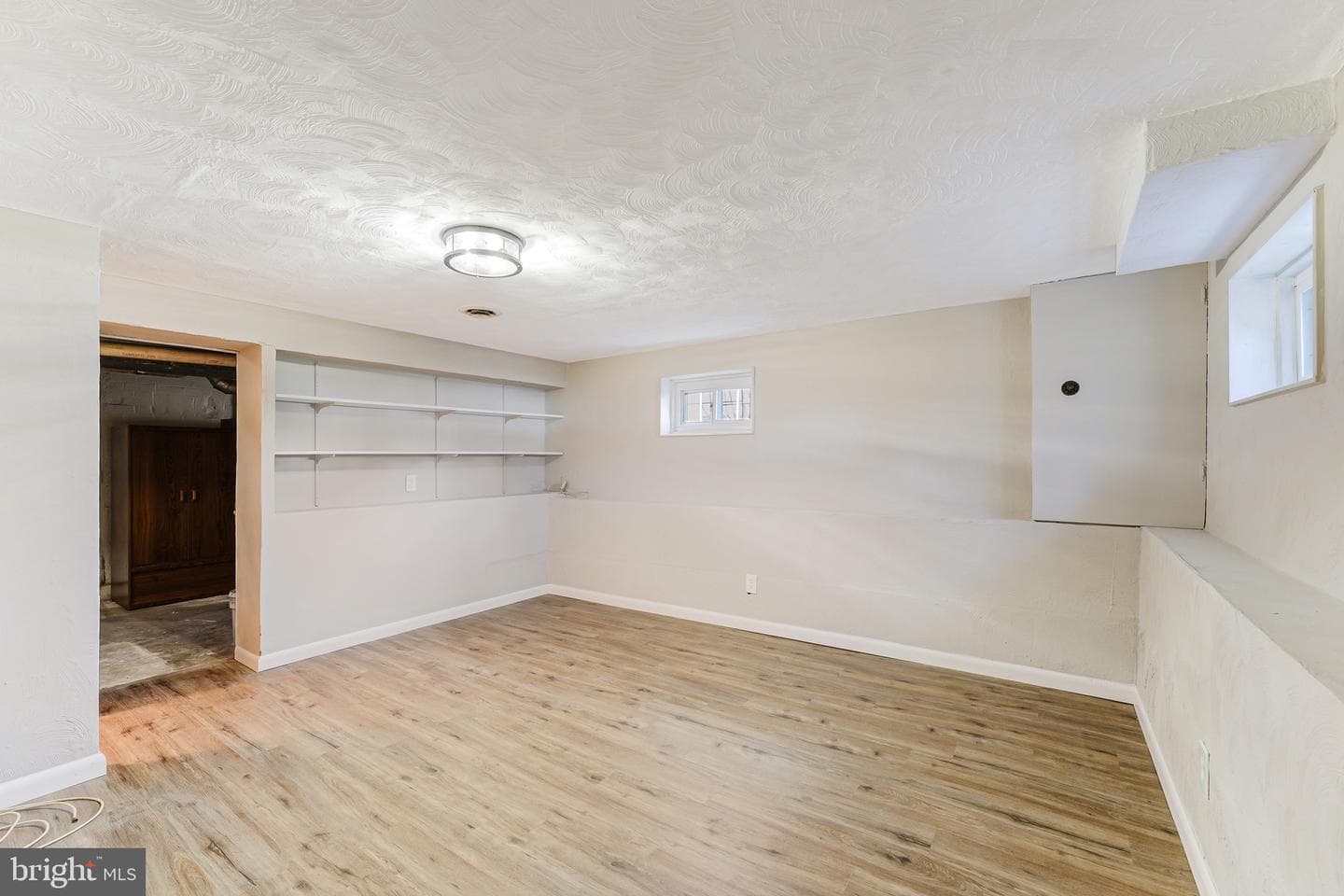 2408a Burke Avenue photo 26