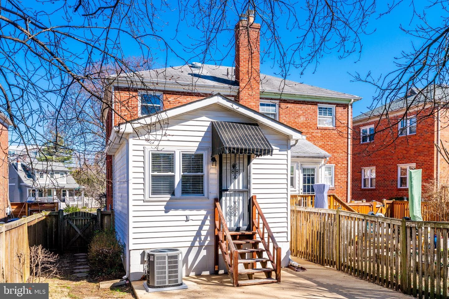 2408a Burke Avenue photo 31