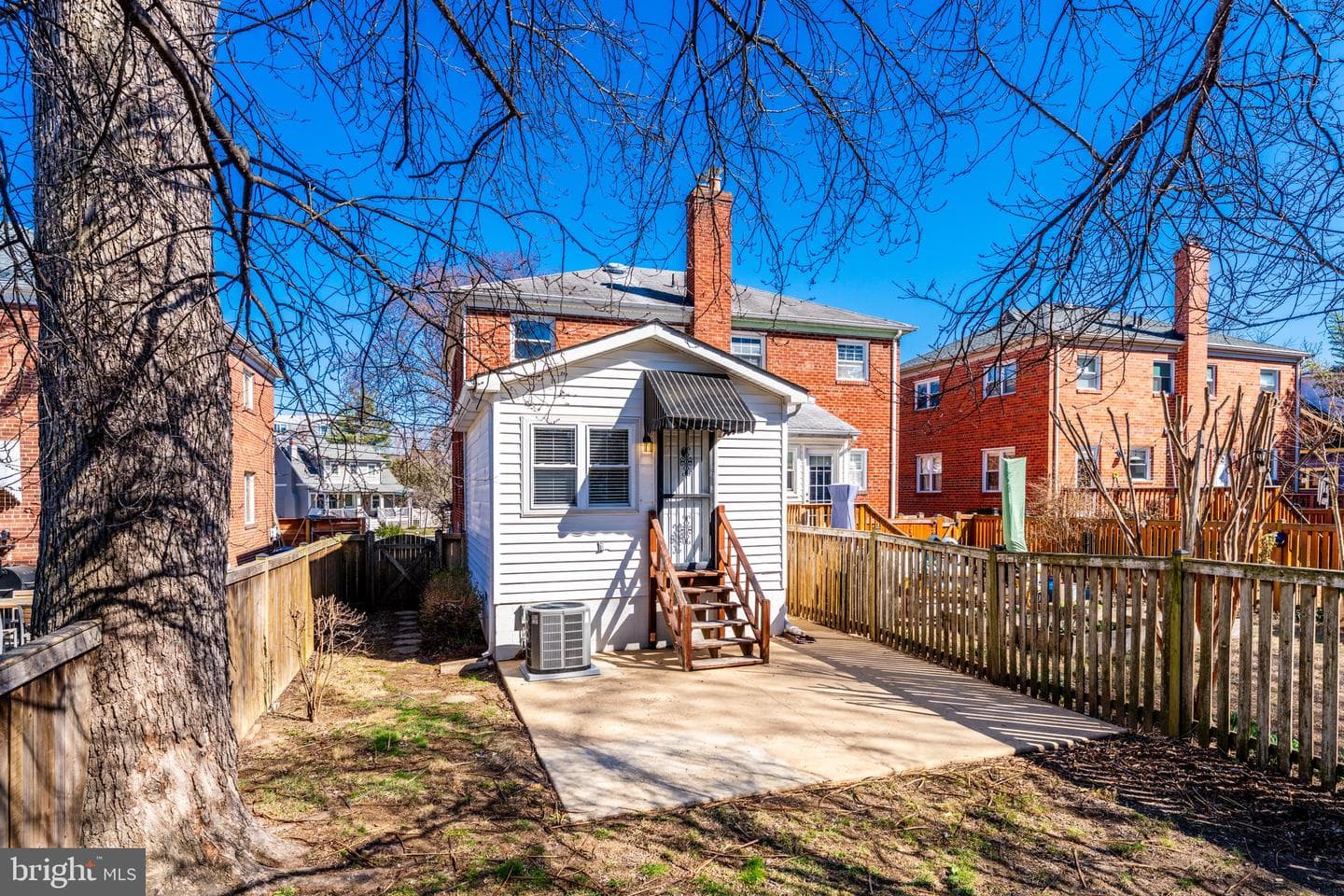 2408a Burke Avenue photo 32