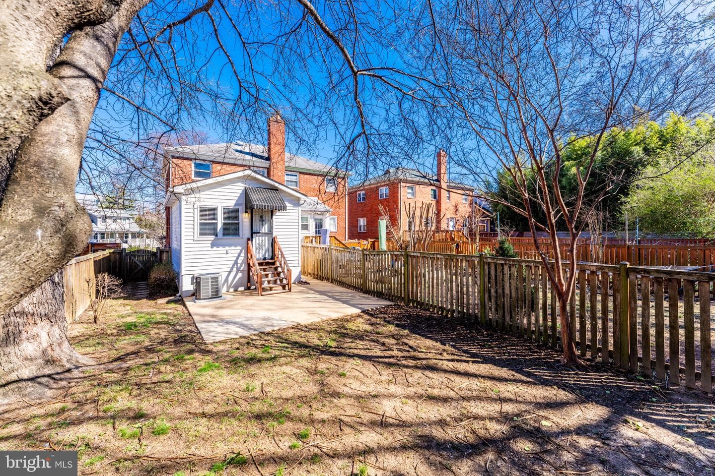 2408a Burke Avenue photo 33
