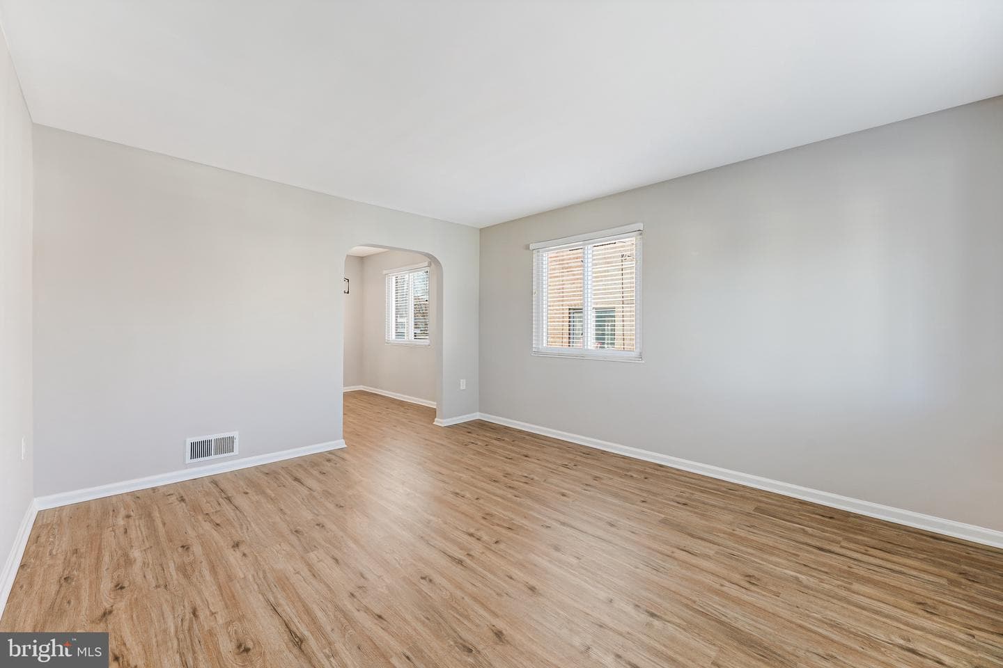 2408a Burke Avenue photo 4