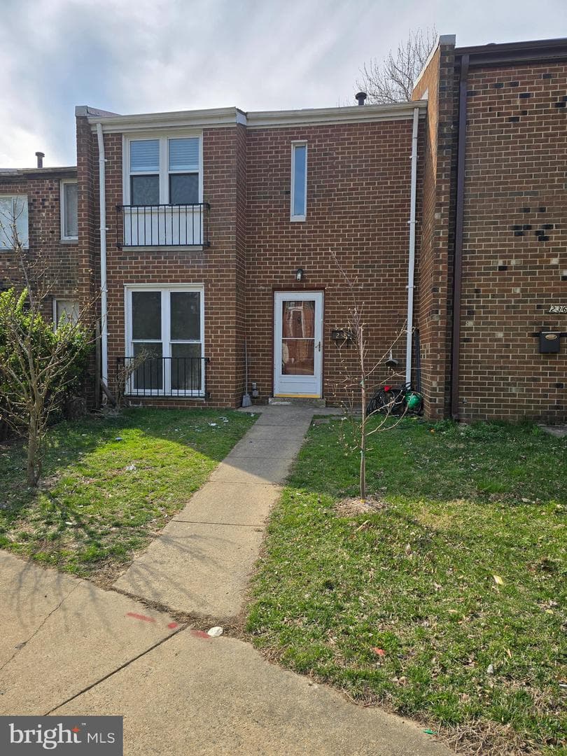 238 Stevenson Square N photo 1