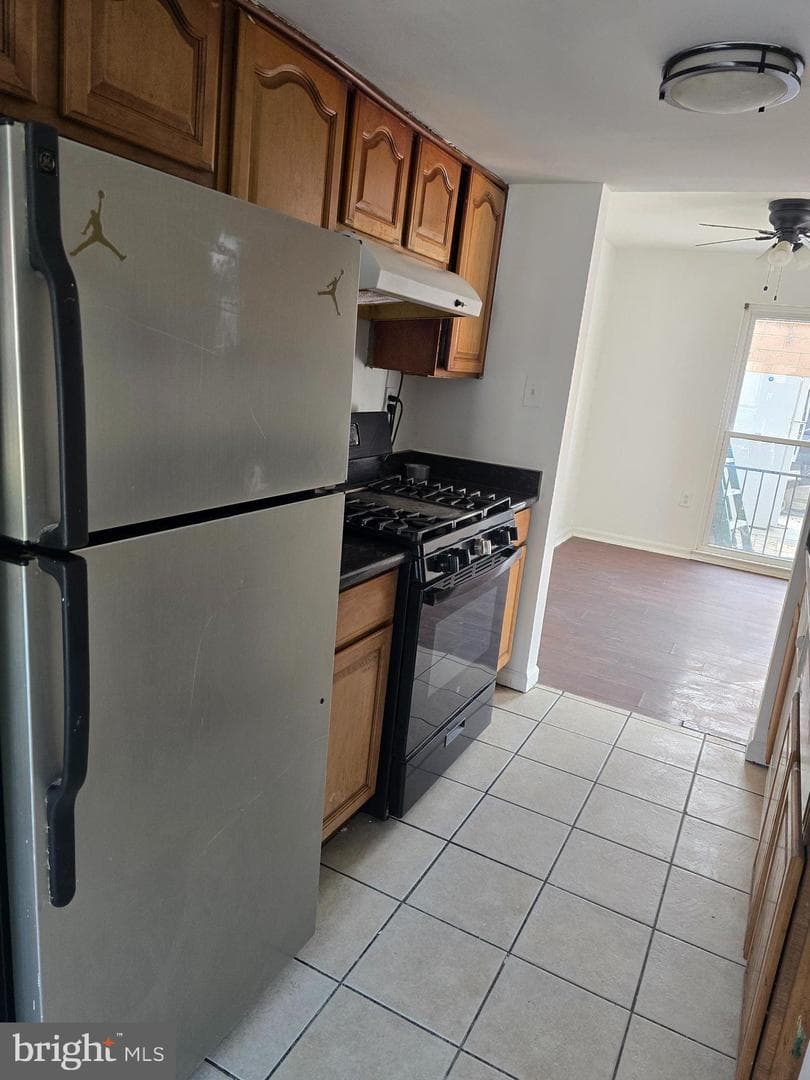 238 Stevenson Square N photo 10