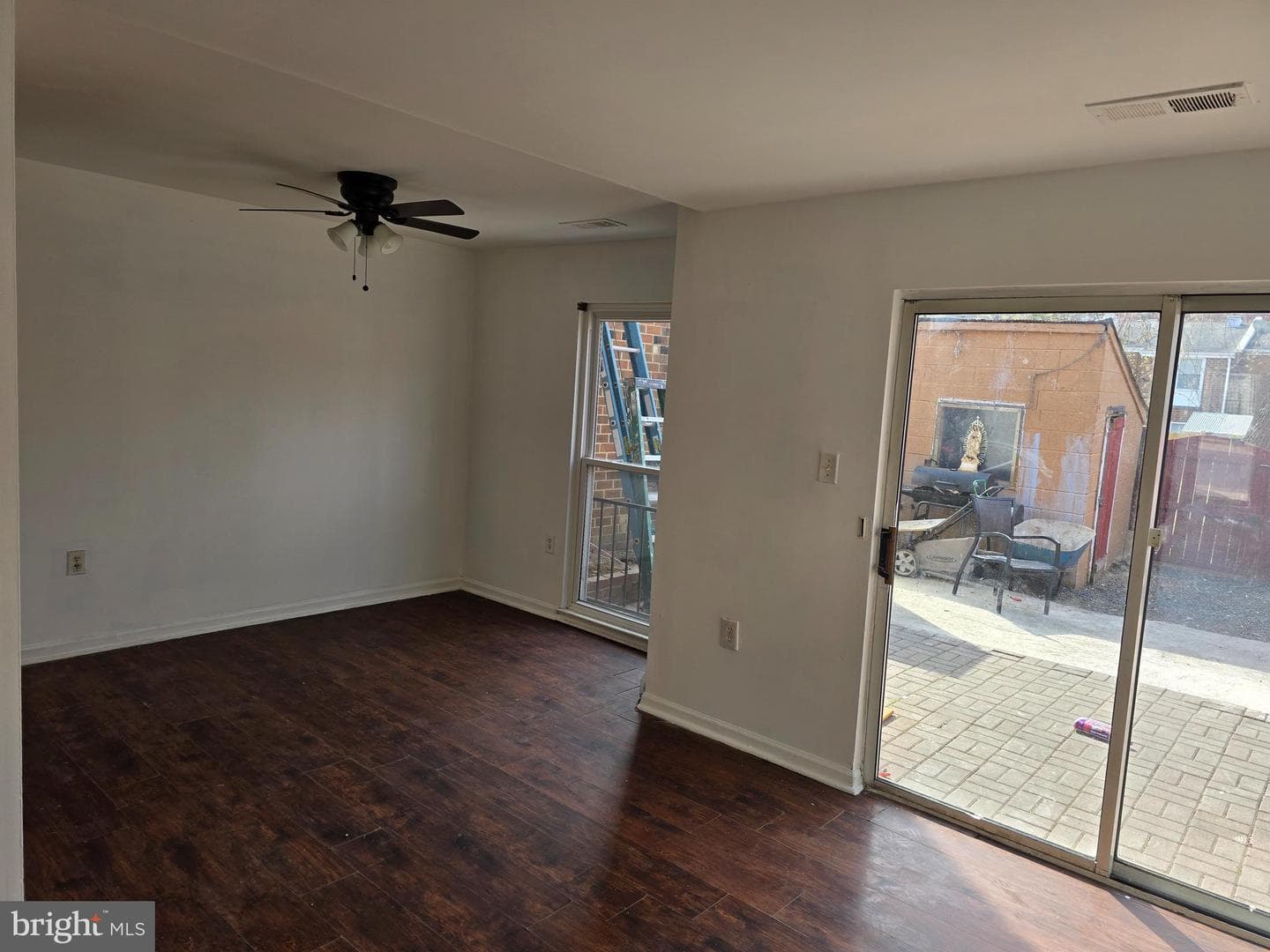 238 Stevenson Square N photo 12