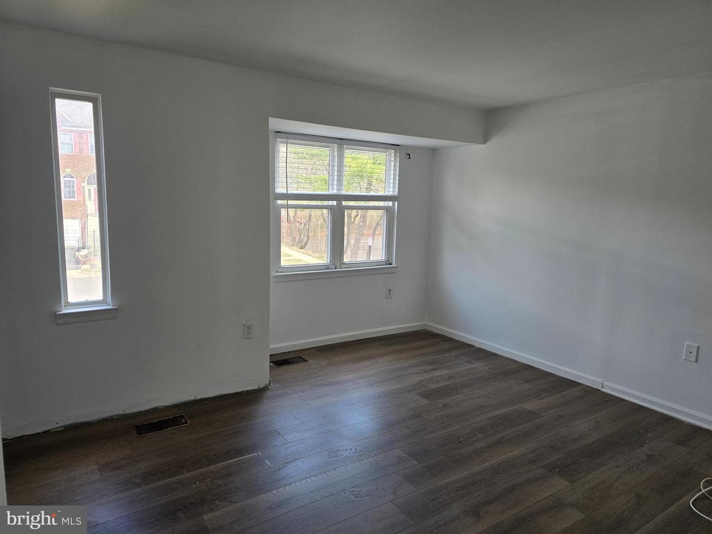 238 Stevenson Square N photo 19