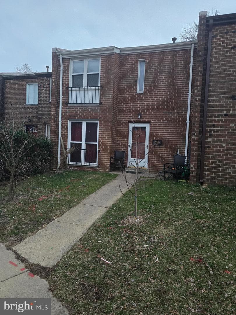 238 Stevenson Square N photo 2