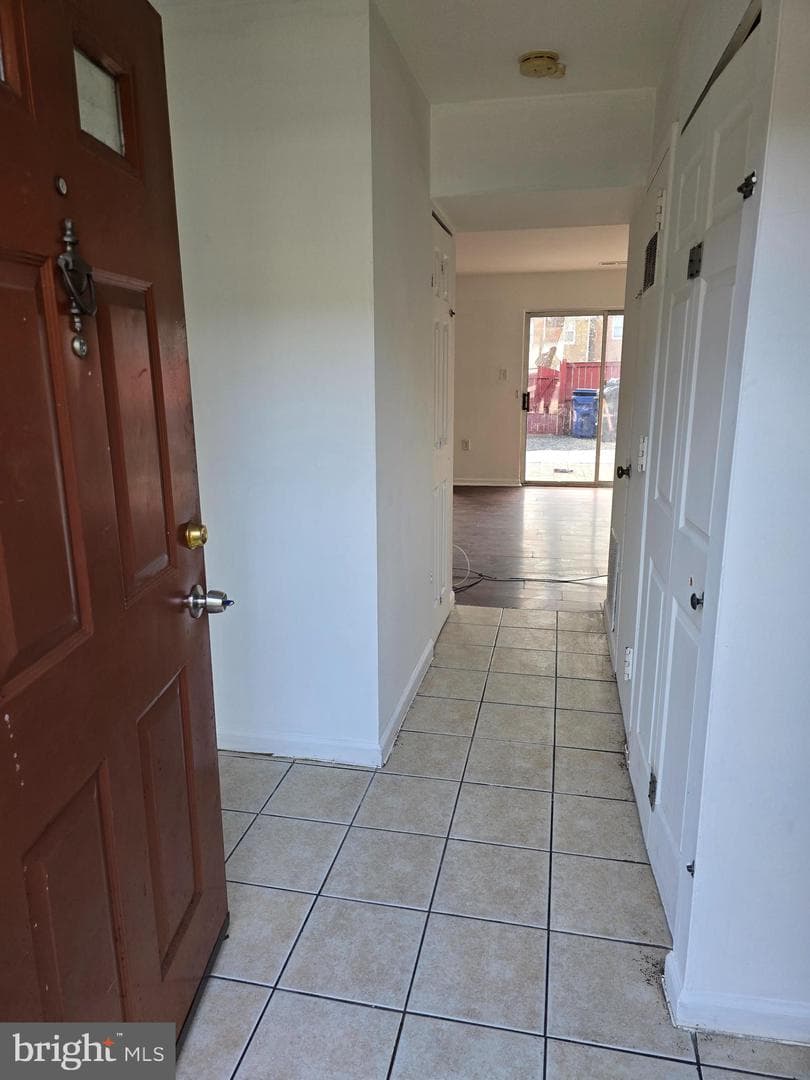 238 Stevenson Square N photo 5