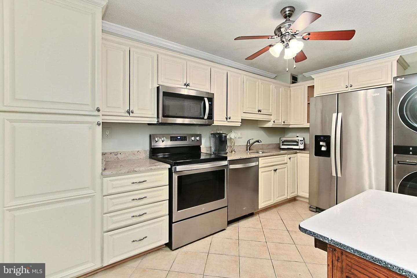 205 Yoakum Parkway #703 photo 16