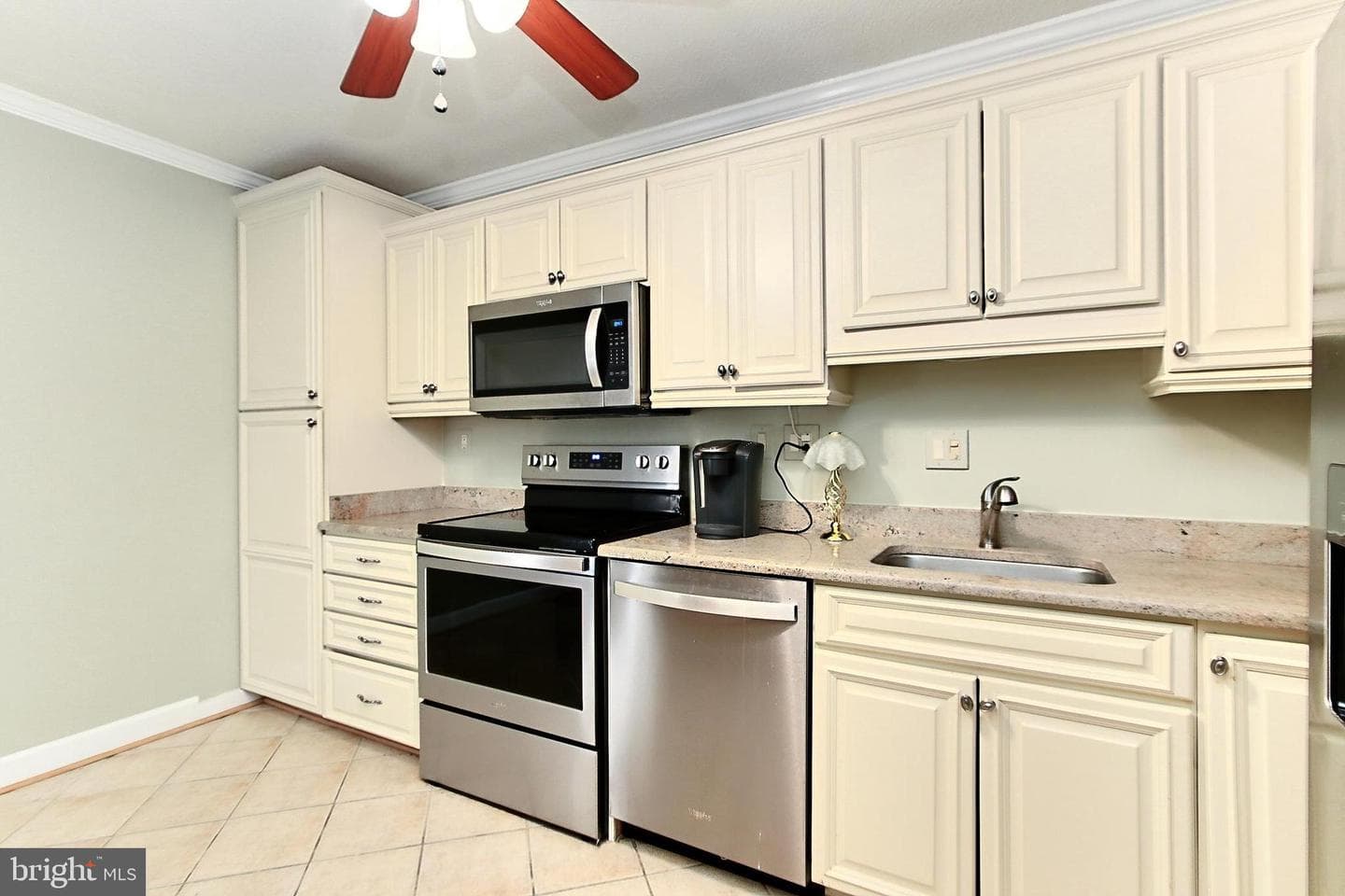 205 Yoakum Parkway #703 photo 17