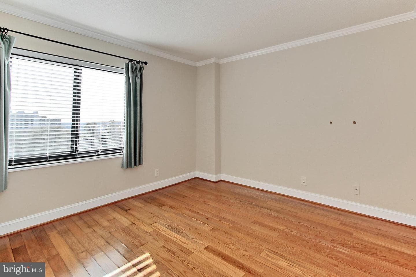 205 Yoakum Parkway #703 photo 24