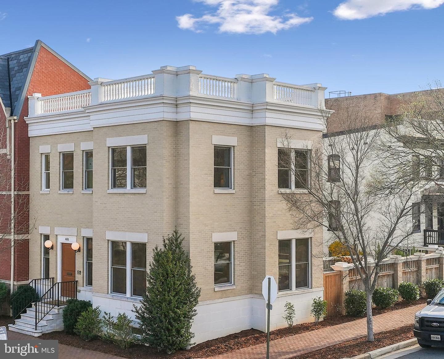 401 N Alfred Street photo 1