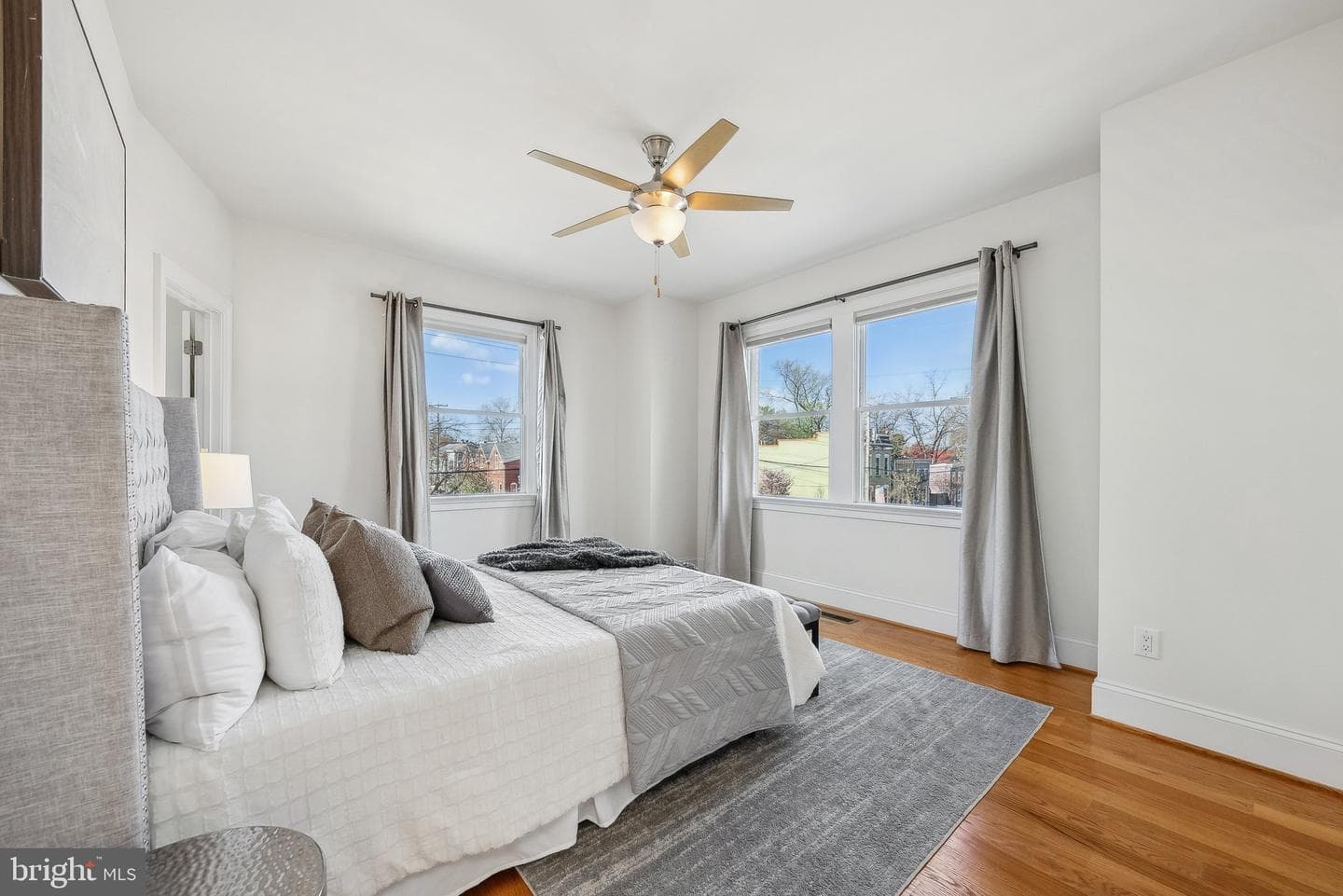 401 N Alfred Street photo 20