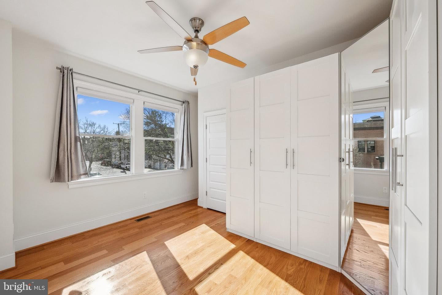 401 N Alfred Street photo 29