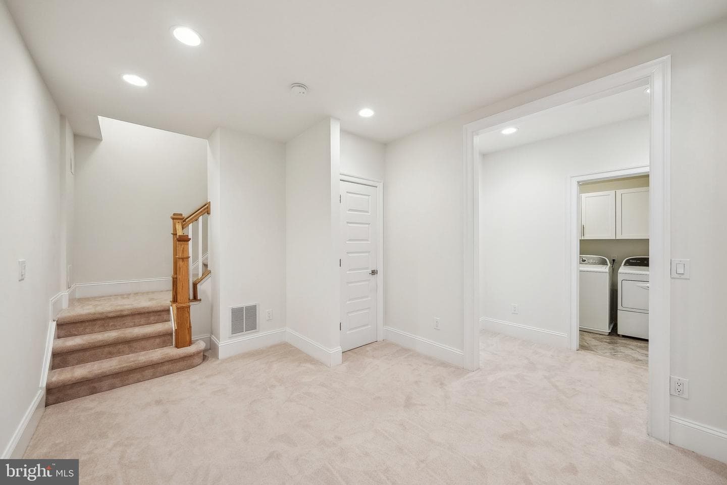 401 N Alfred Street photo 34