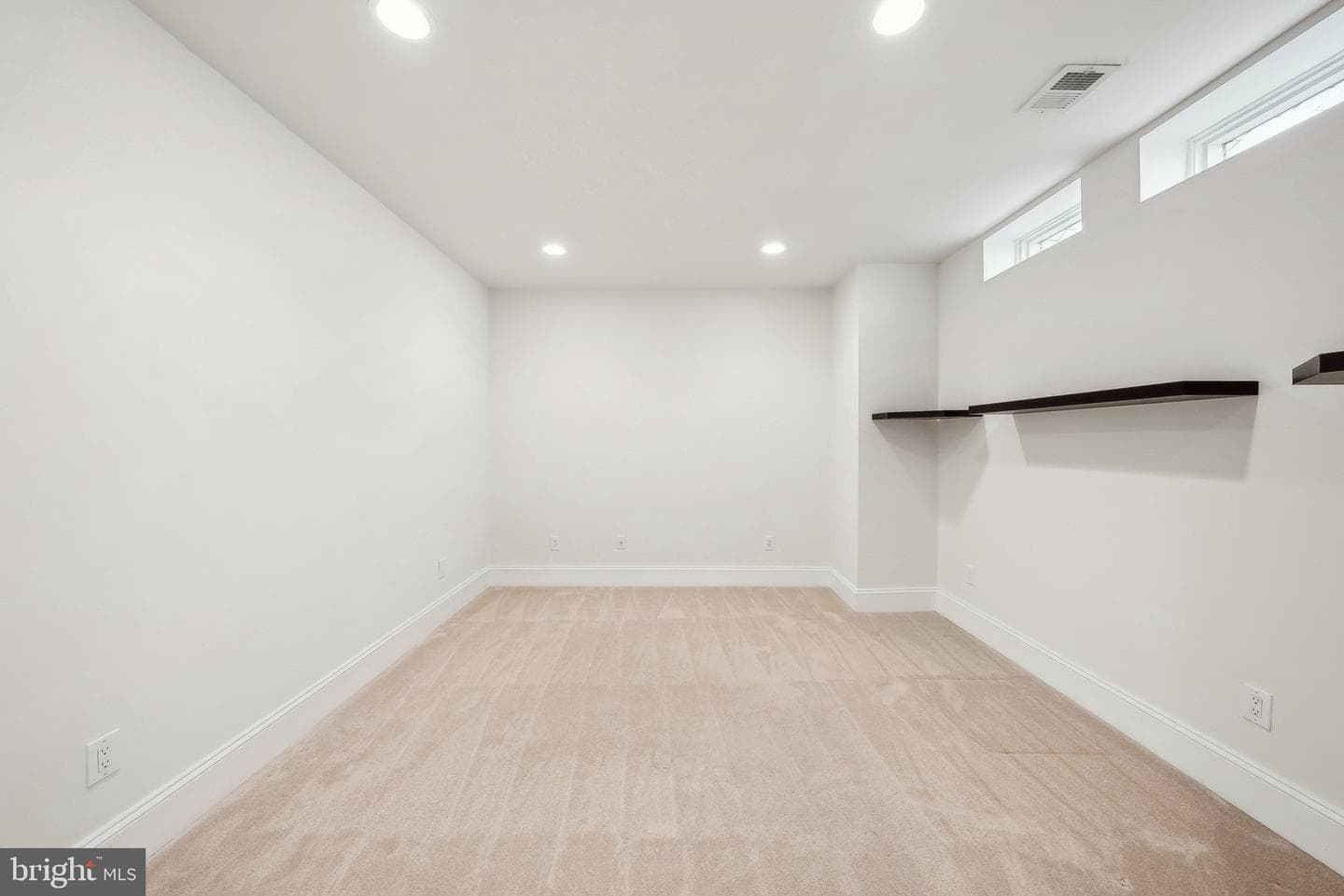 401 N Alfred Street photo 35