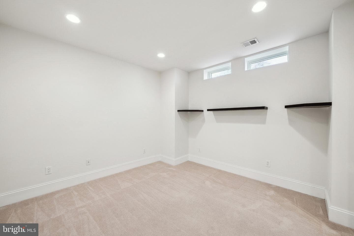 401 N Alfred Street photo 36