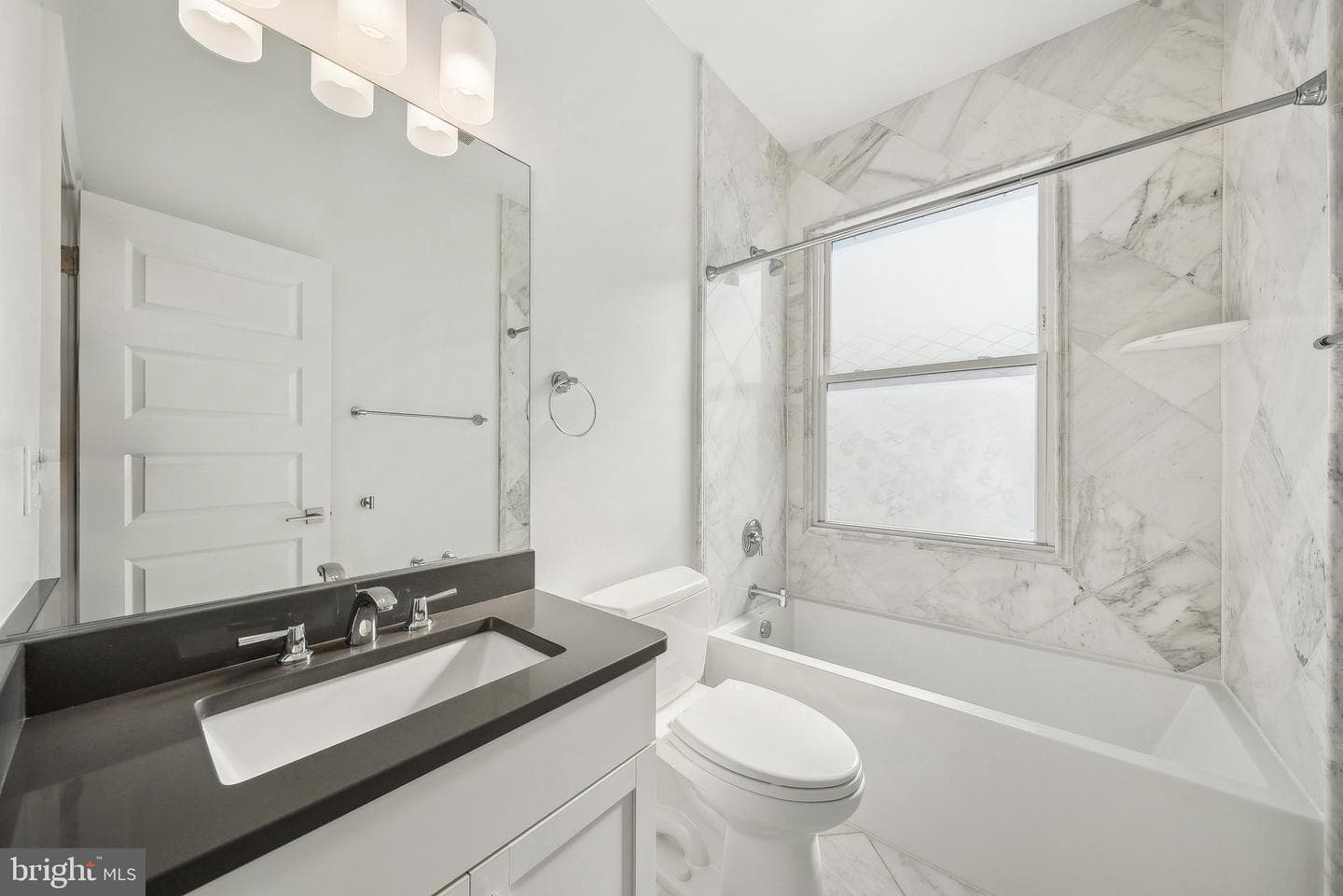 401 N Alfred Street photo 40