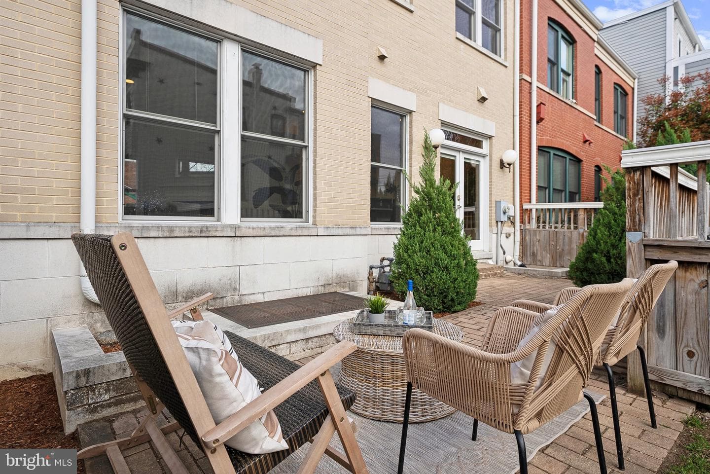 401 N Alfred Street photo 46
