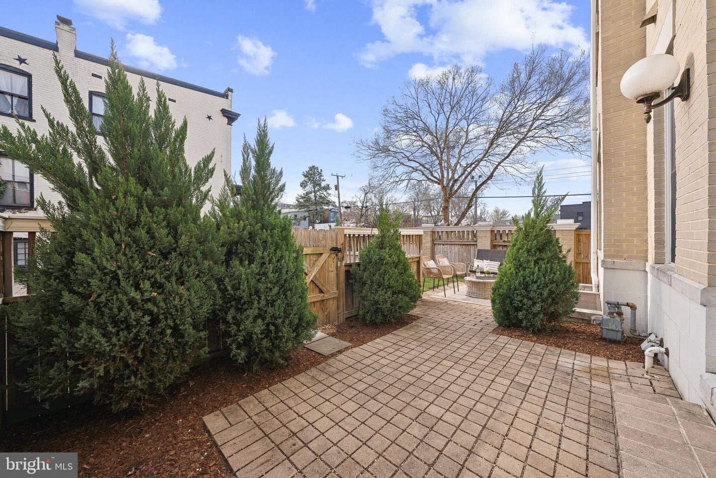 401 N Alfred Street photo 47