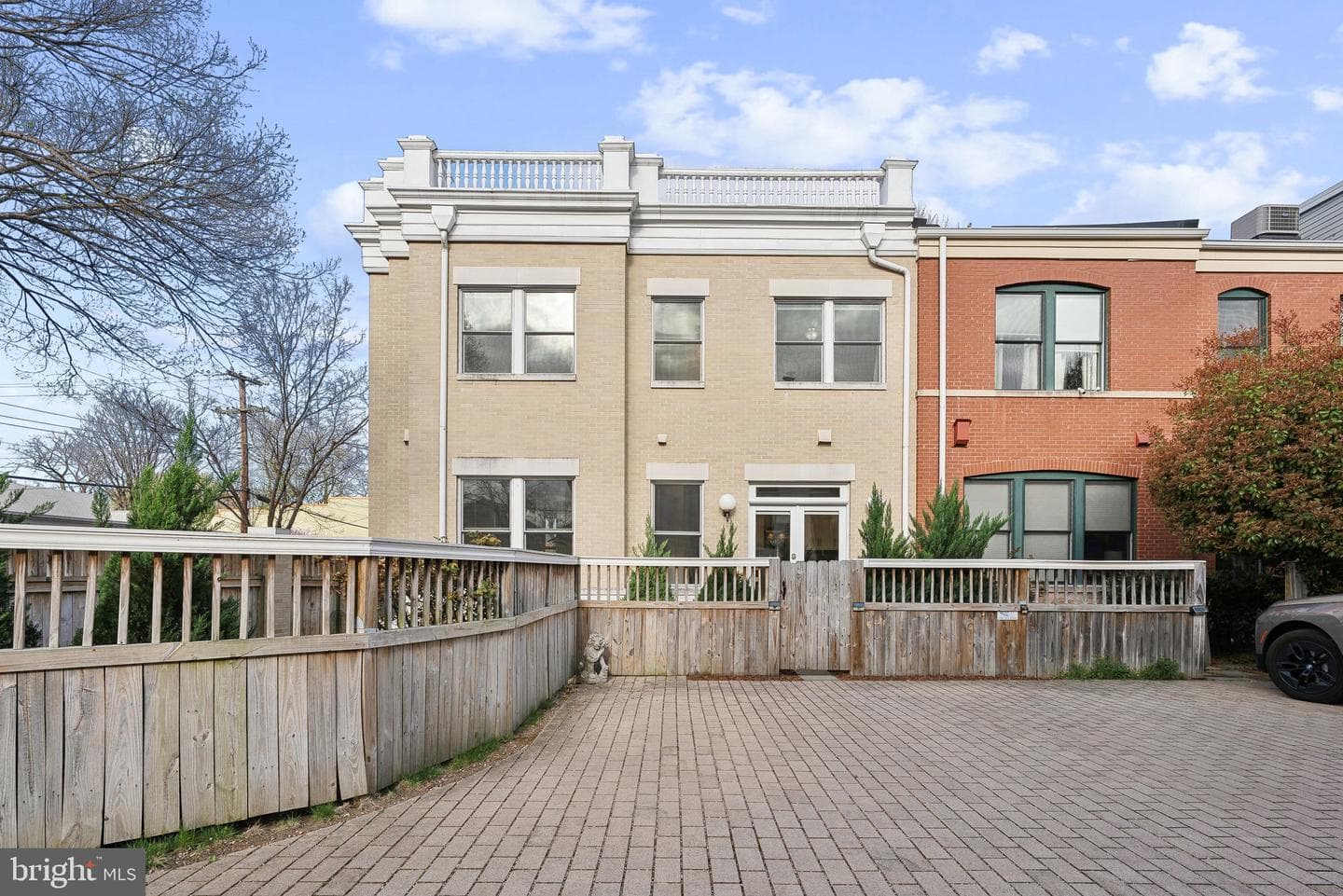 401 N Alfred Street photo 49