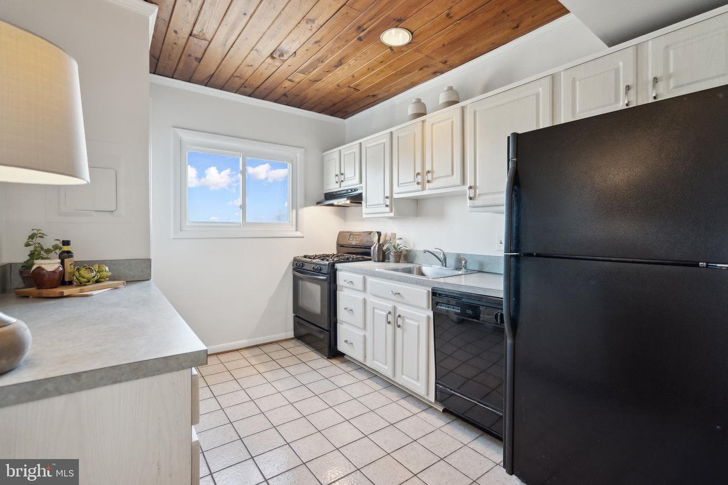 49 Skyhill Road #303 photo 15