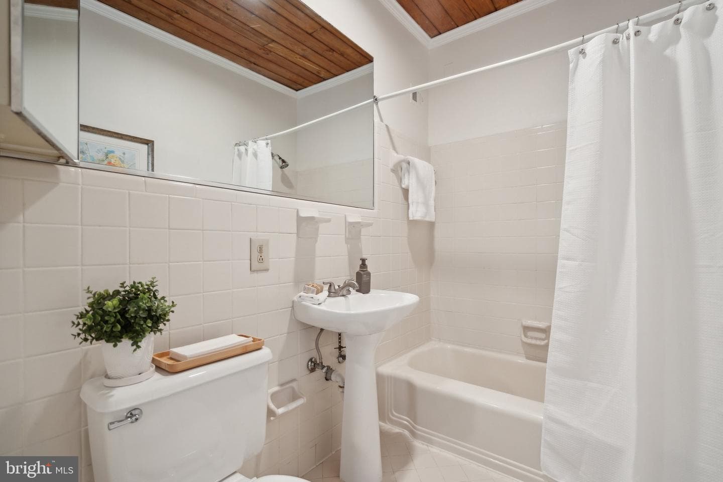 49 Skyhill Road #303 photo 28