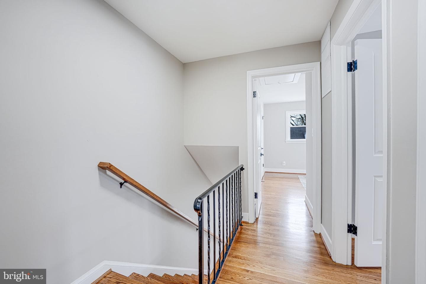 8 E Glendale Avenue photo 14