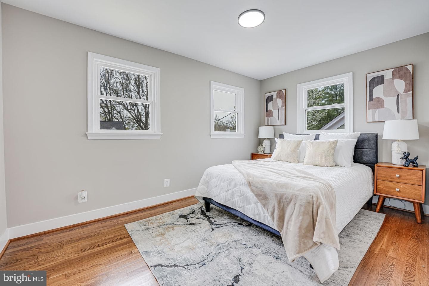 8 E Glendale Avenue photo 15