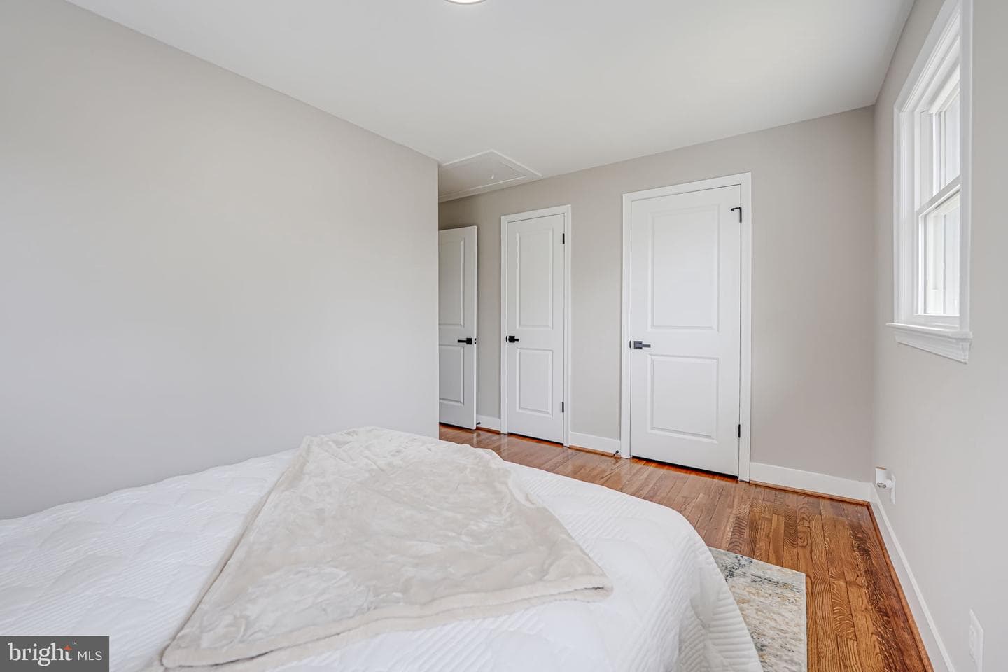 8 E Glendale Avenue photo 17