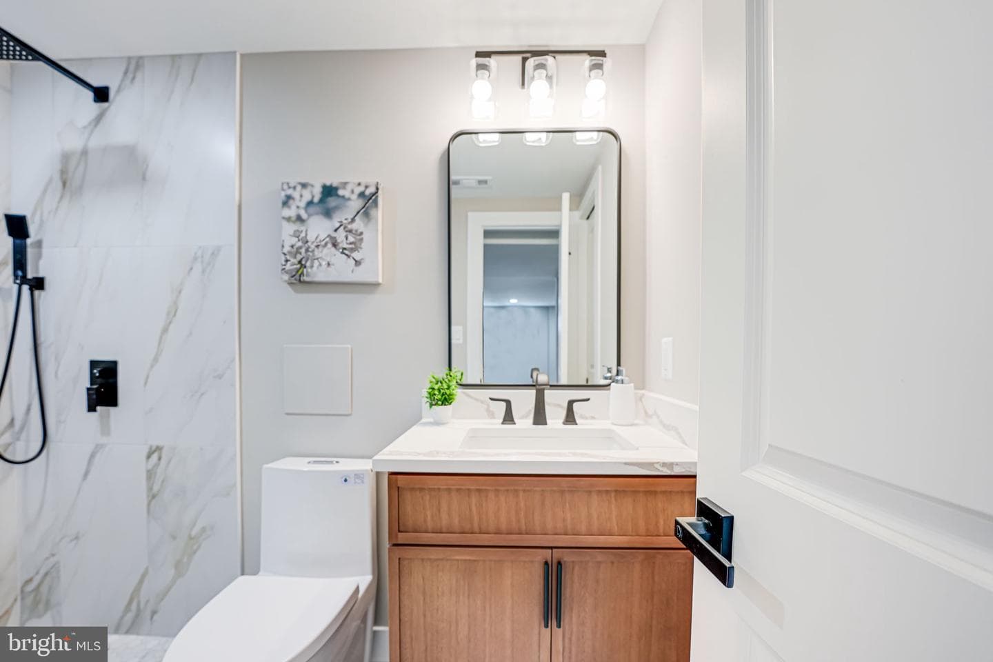 8 E Glendale Avenue photo 30
