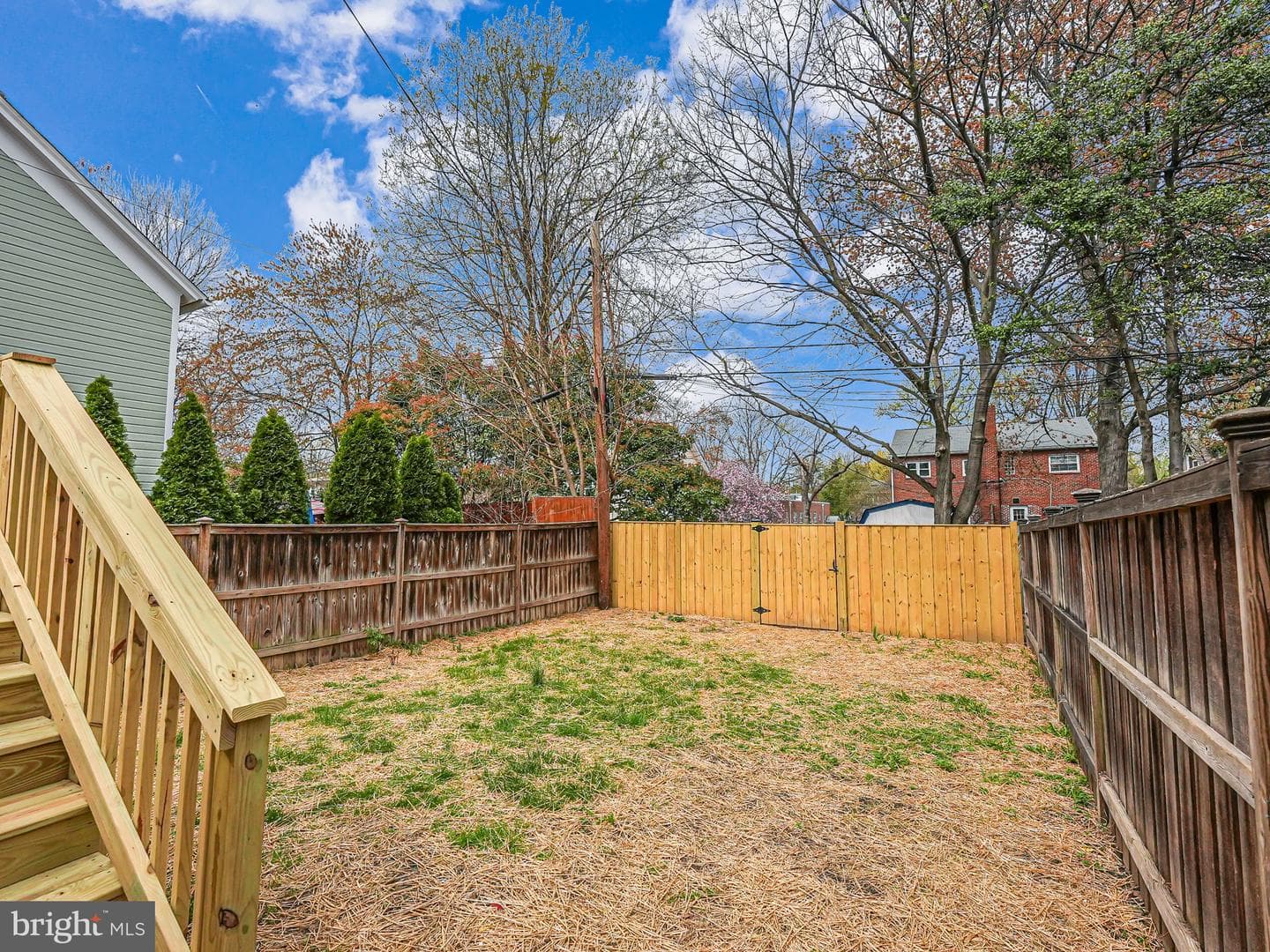 8 E Glendale Avenue photo 37