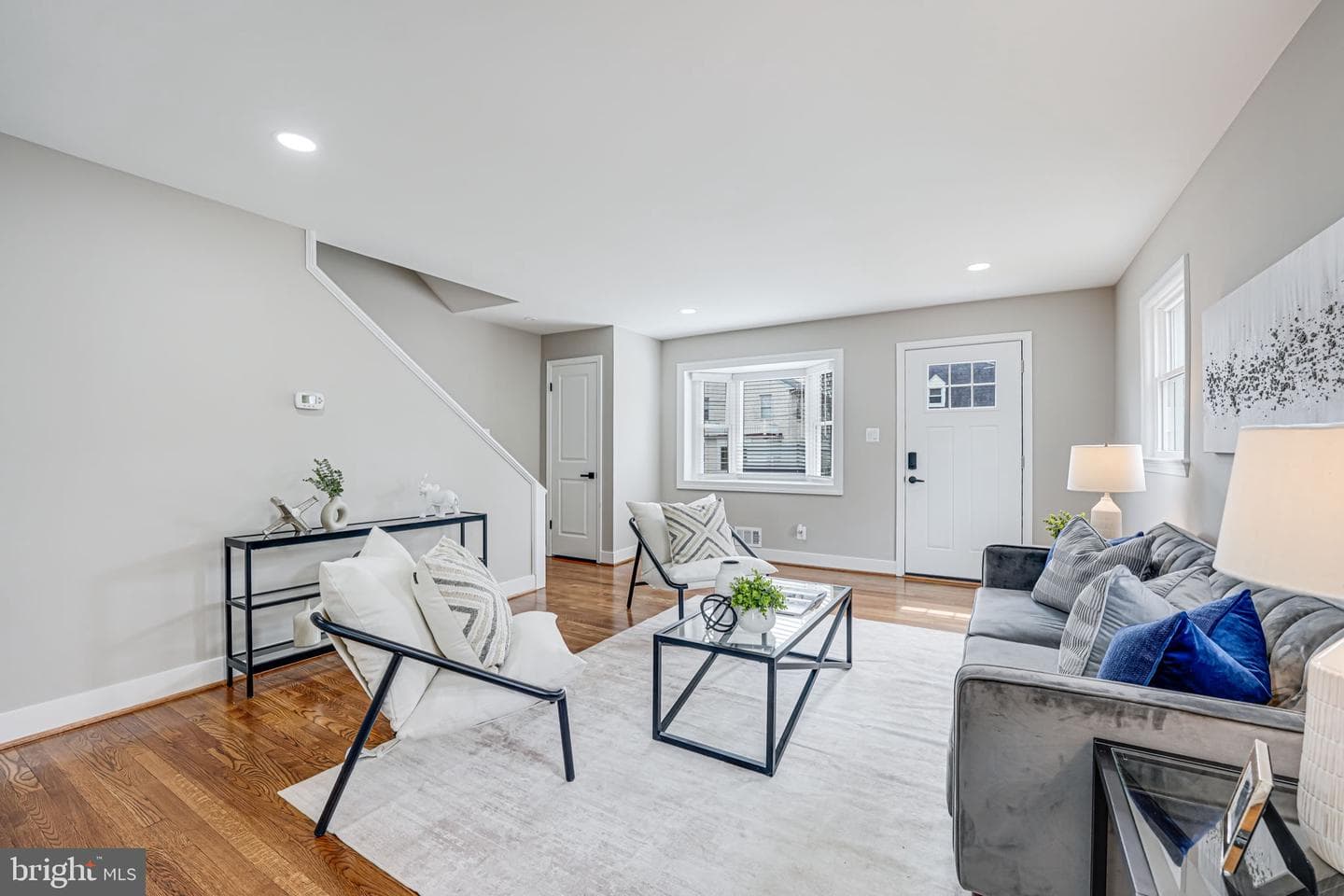 8 E Glendale Avenue photo 5