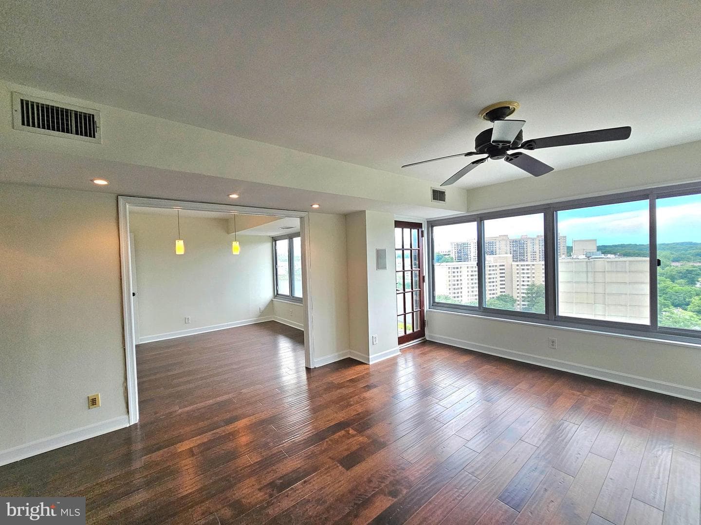 5340 Holmes Run Parkway #1410 photo 3