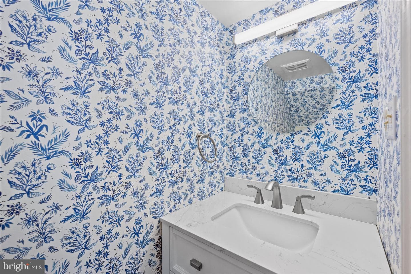 913 Oronoco Street photo 10