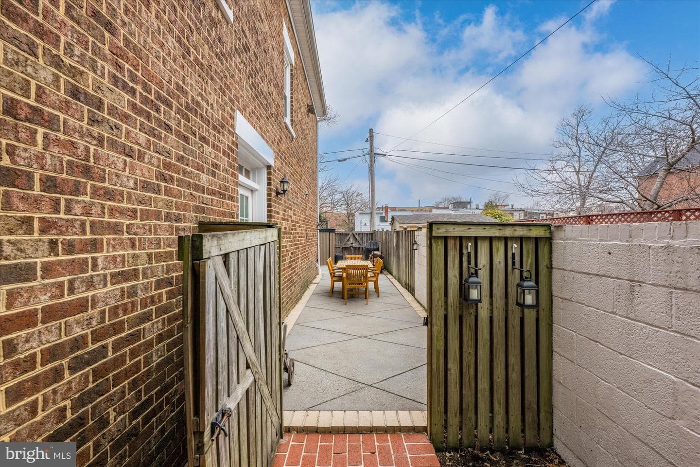 913 Oronoco Street photo 19
