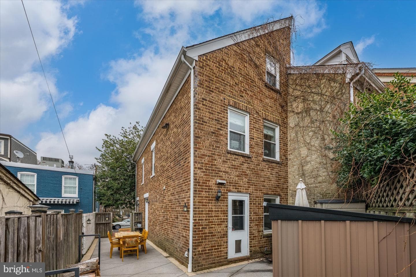 913 Oronoco Street photo 20