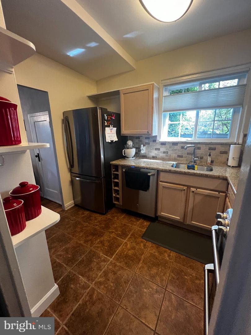 3222 Wellington Road photo 5