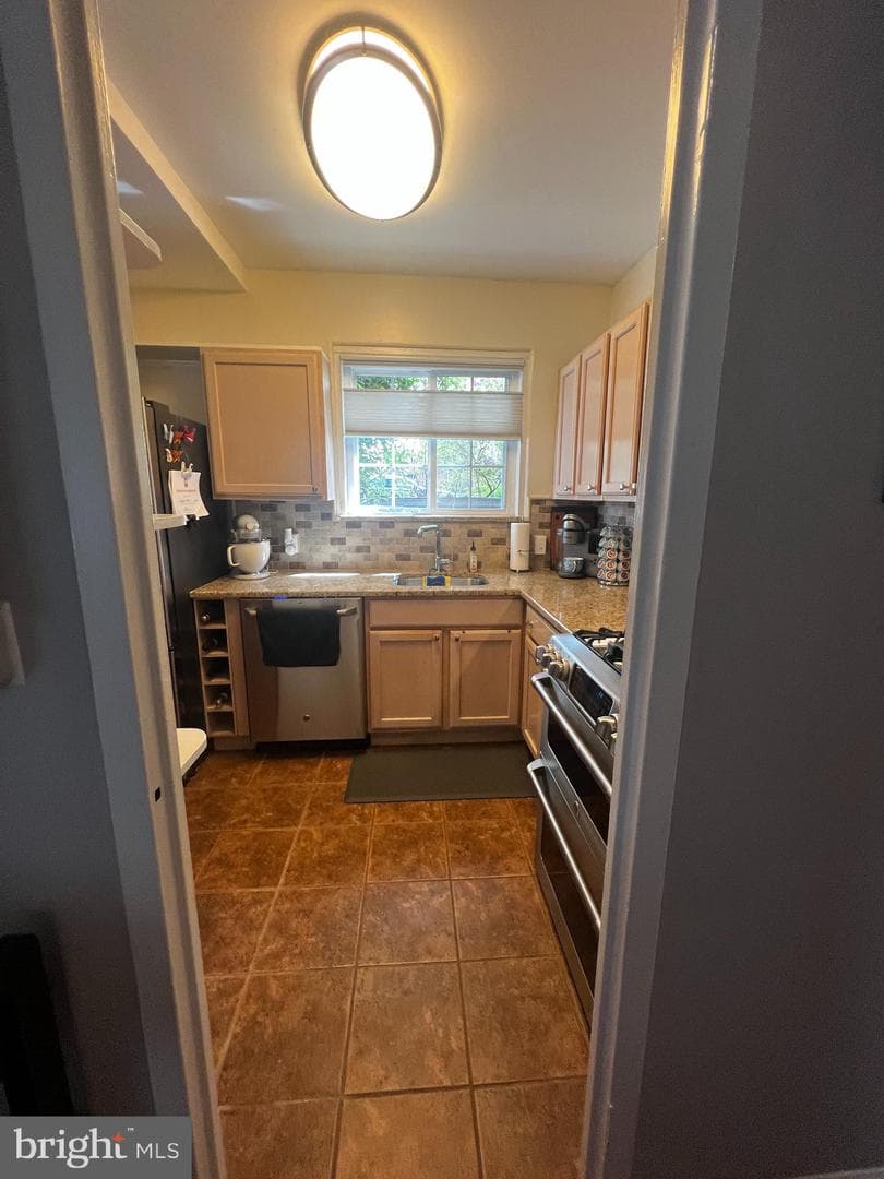 3222 Wellington Road photo 7