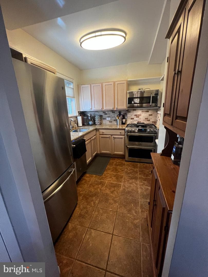 3222 Wellington Road photo 9