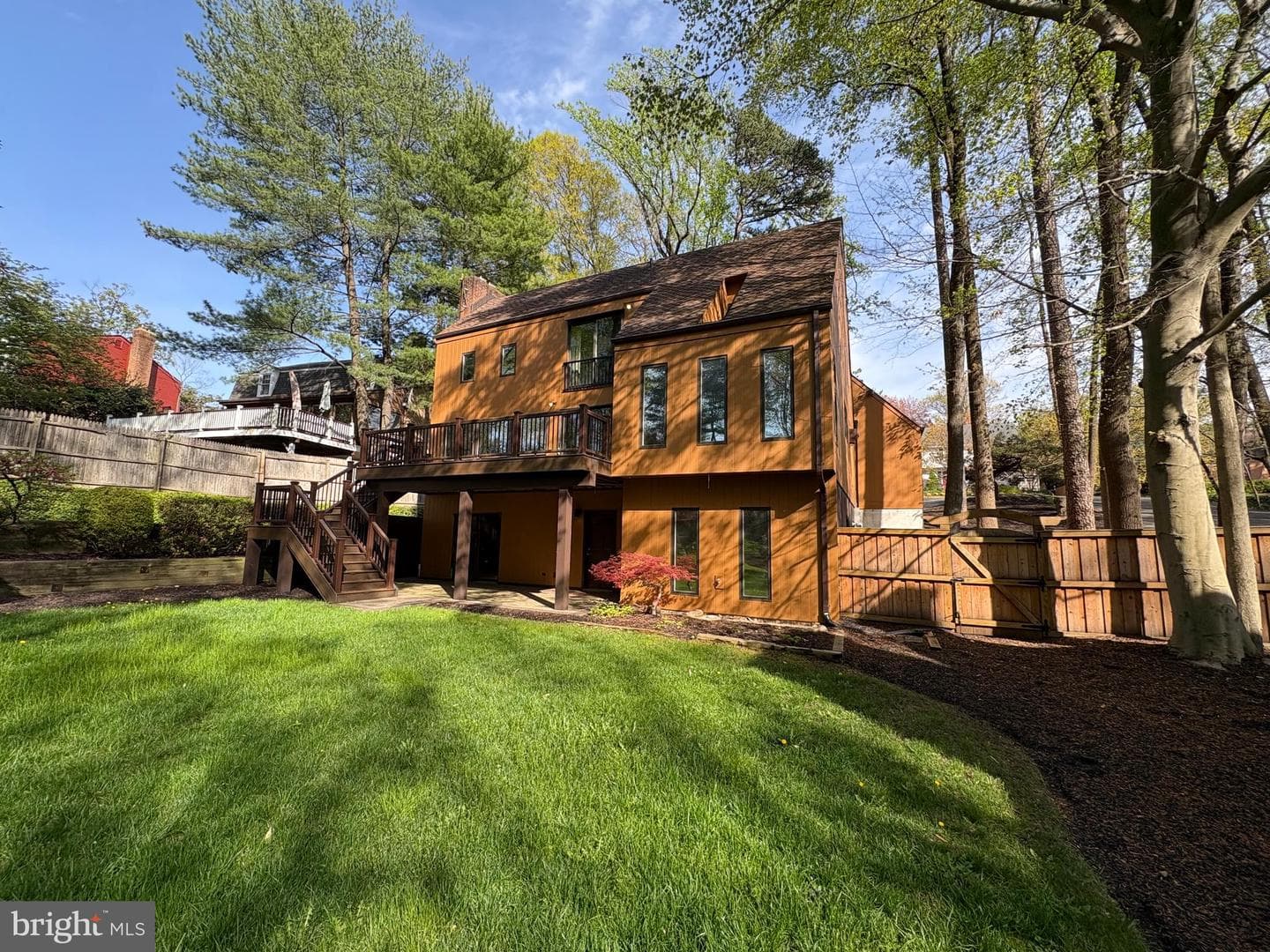 1106 N Howard Street photo 6