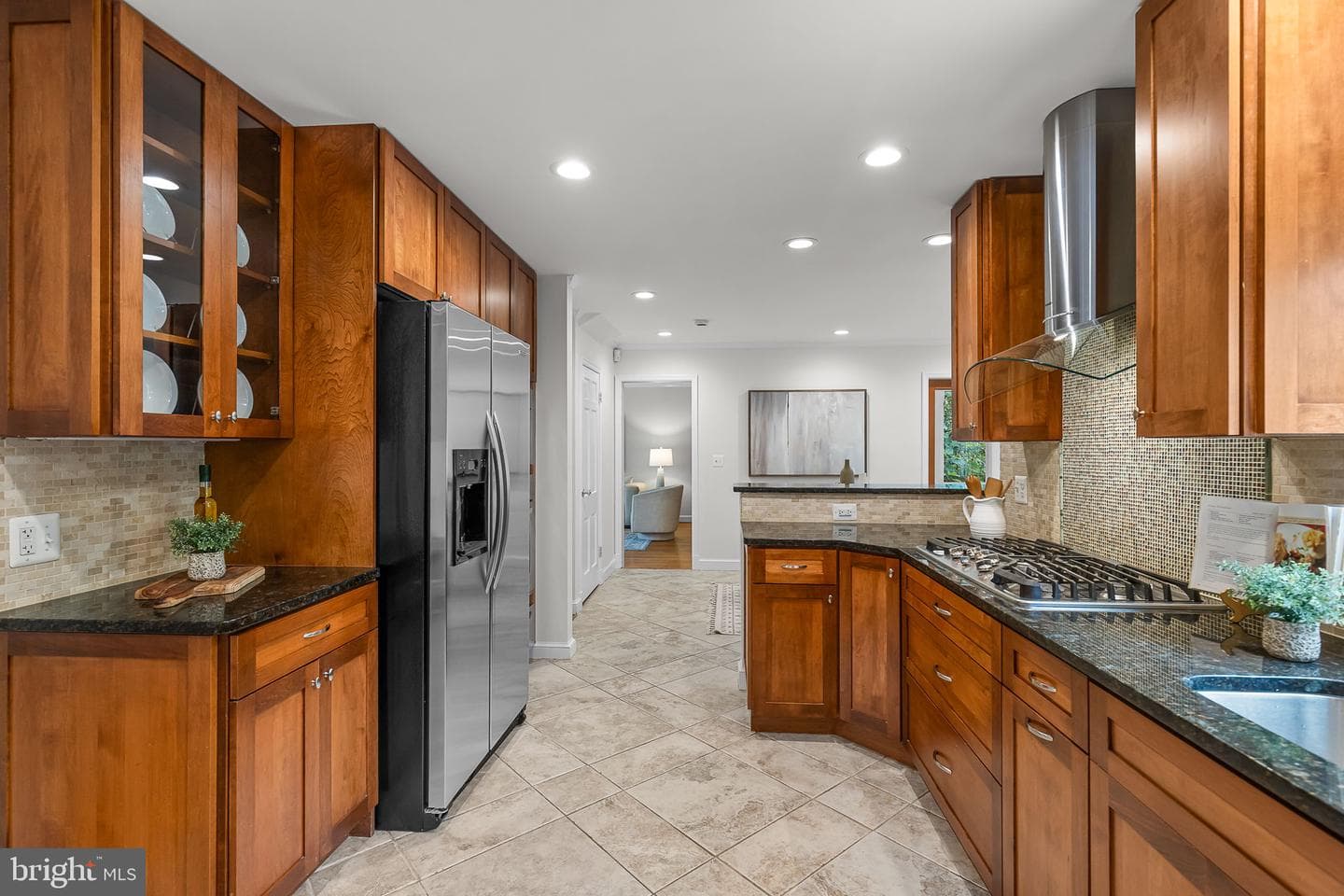 404 Crown View Drive photo 8
