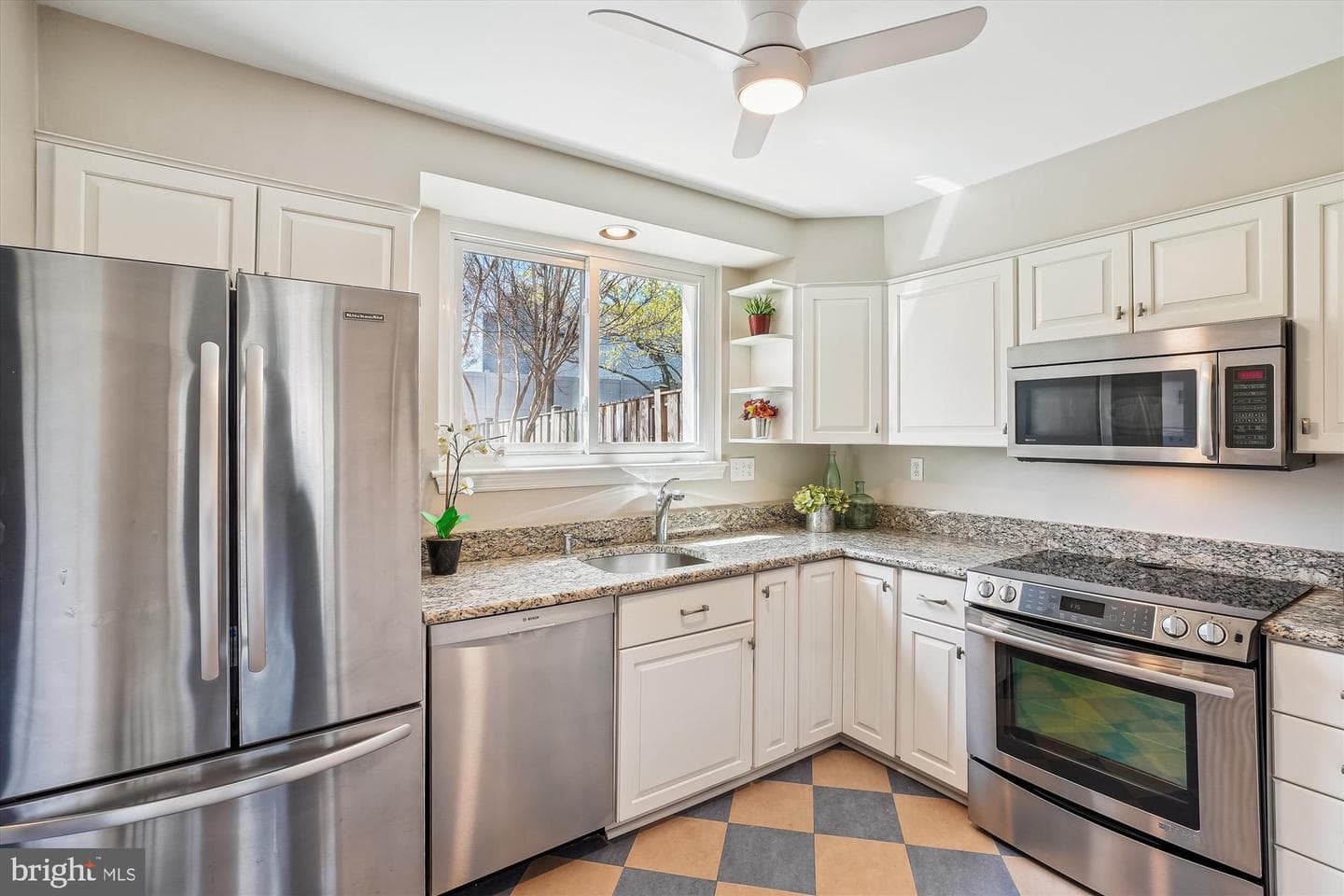 1420 Woodbine Street photo 11