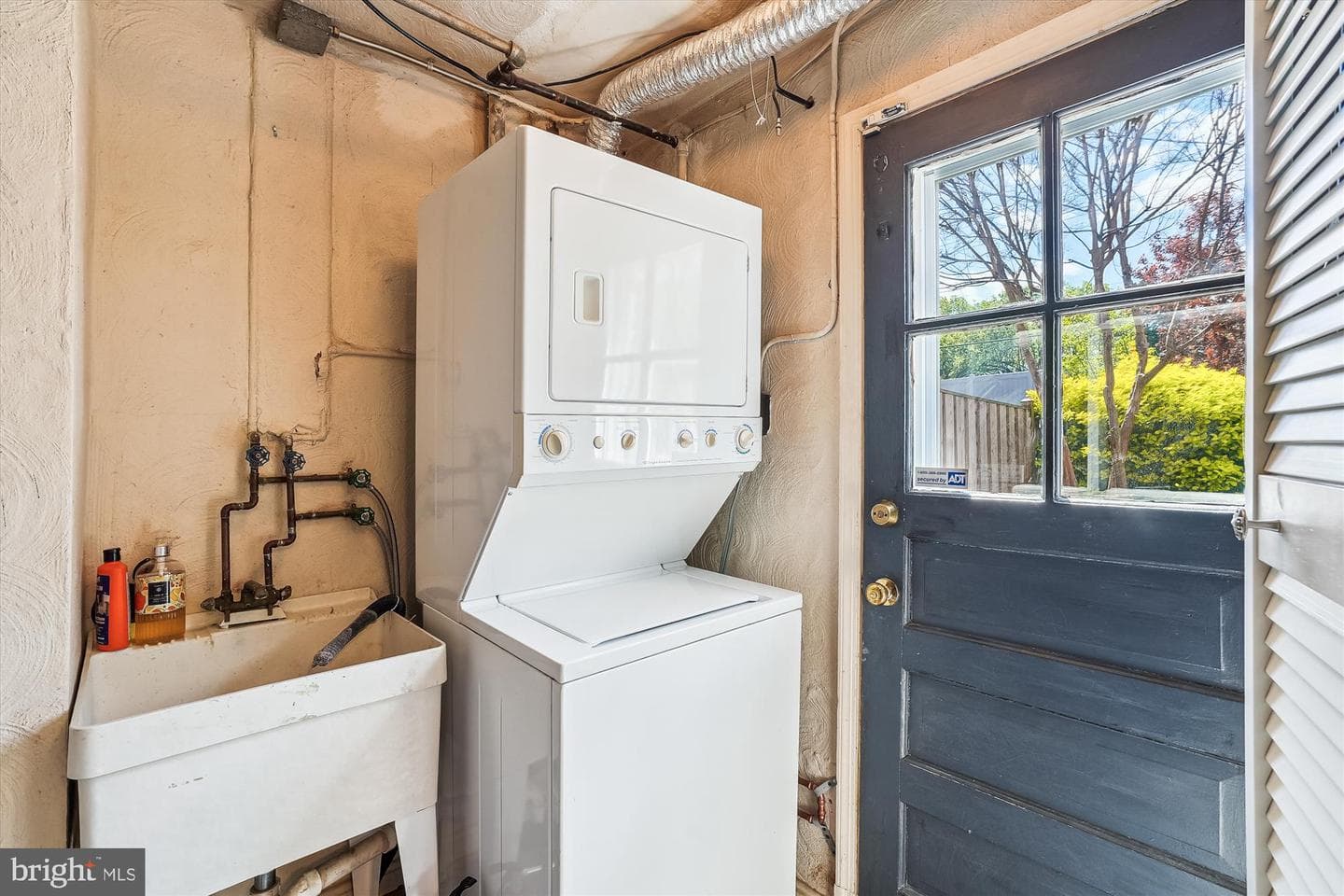 1420 Woodbine Street photo 14