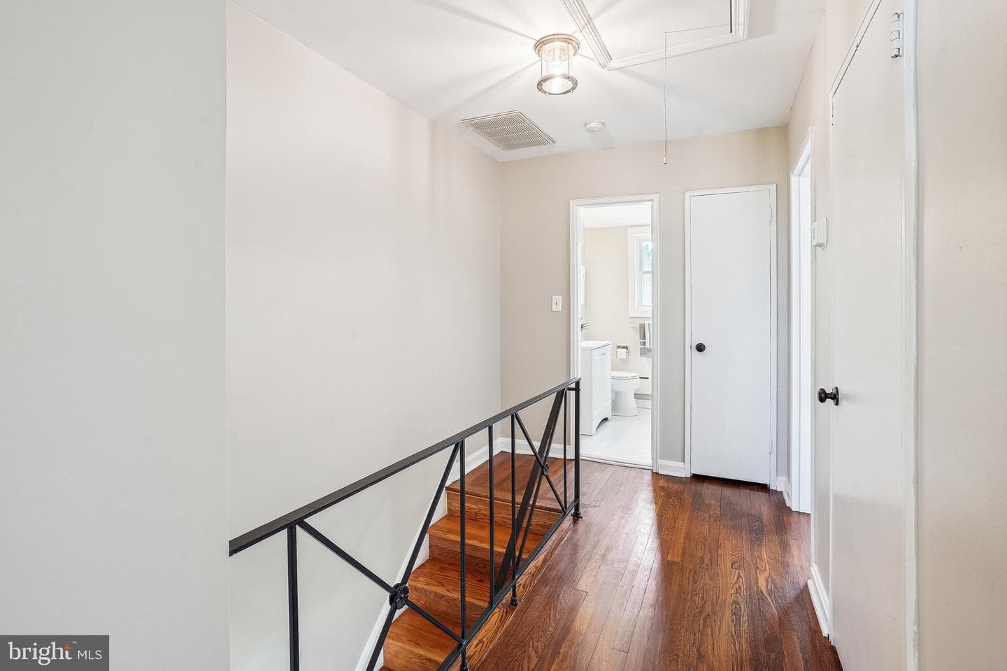 1420 Woodbine Street photo 16