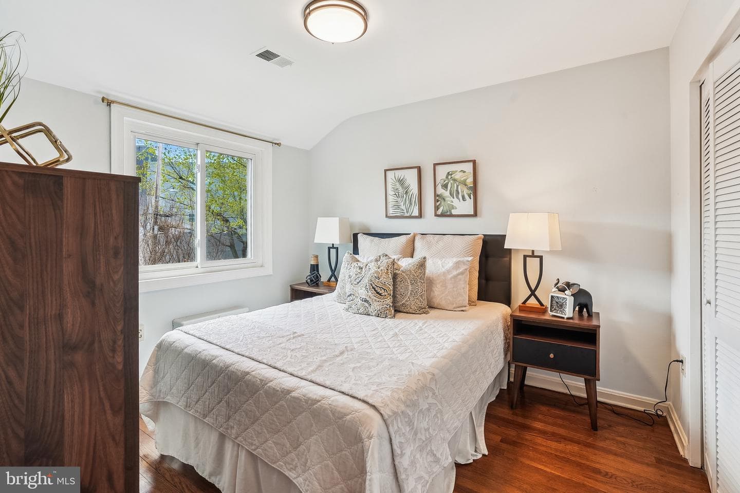 1420 Woodbine Street photo 19