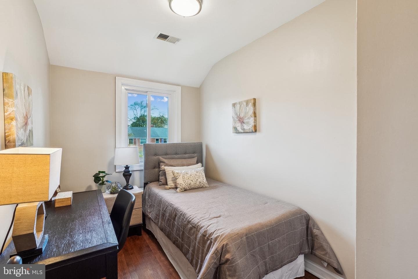 1420 Woodbine Street photo 25