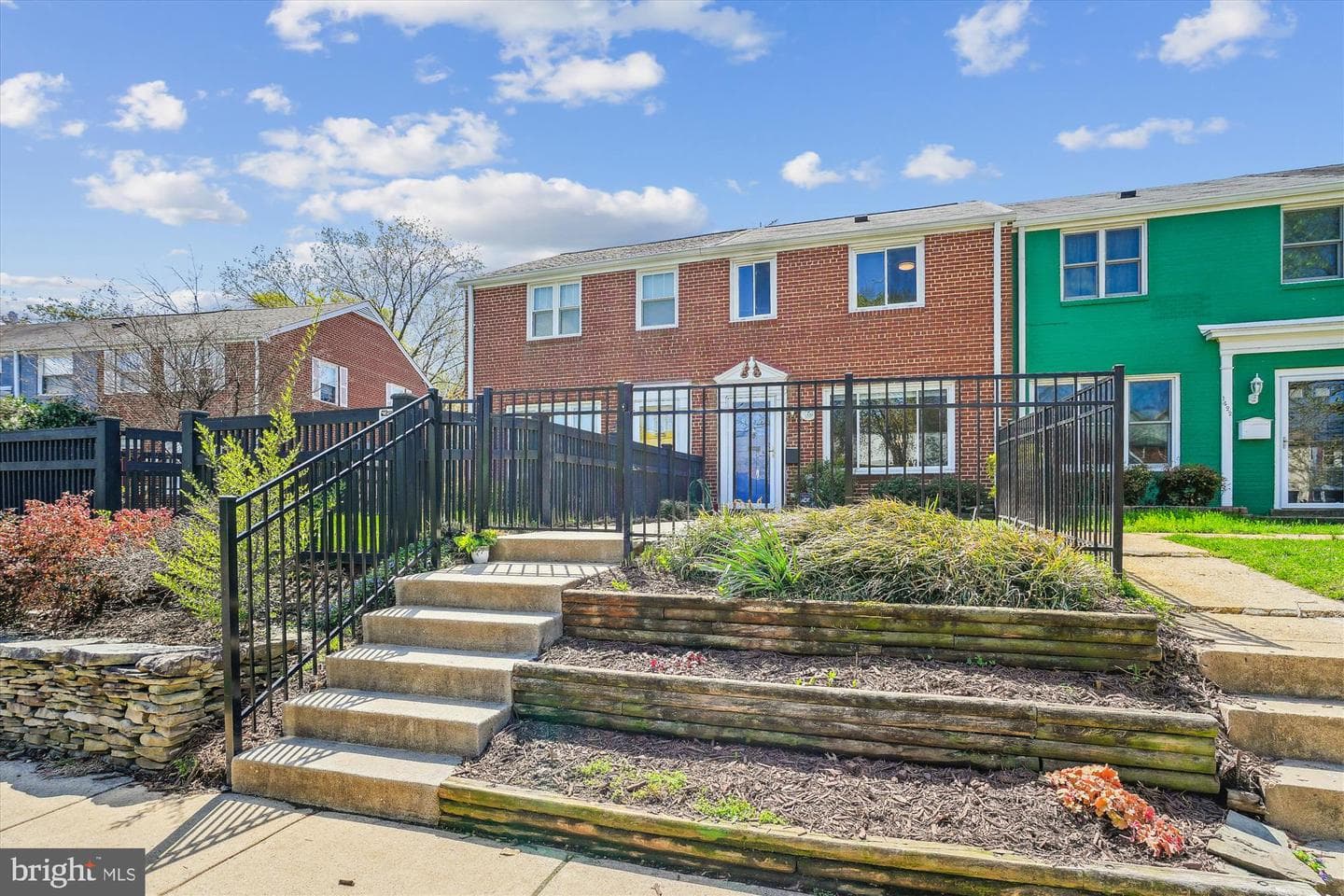 1420 Woodbine Street photo 37