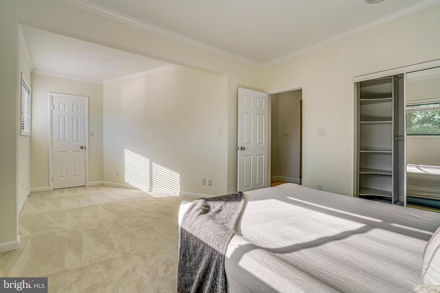 208 Skyhill Road #10 photo 15