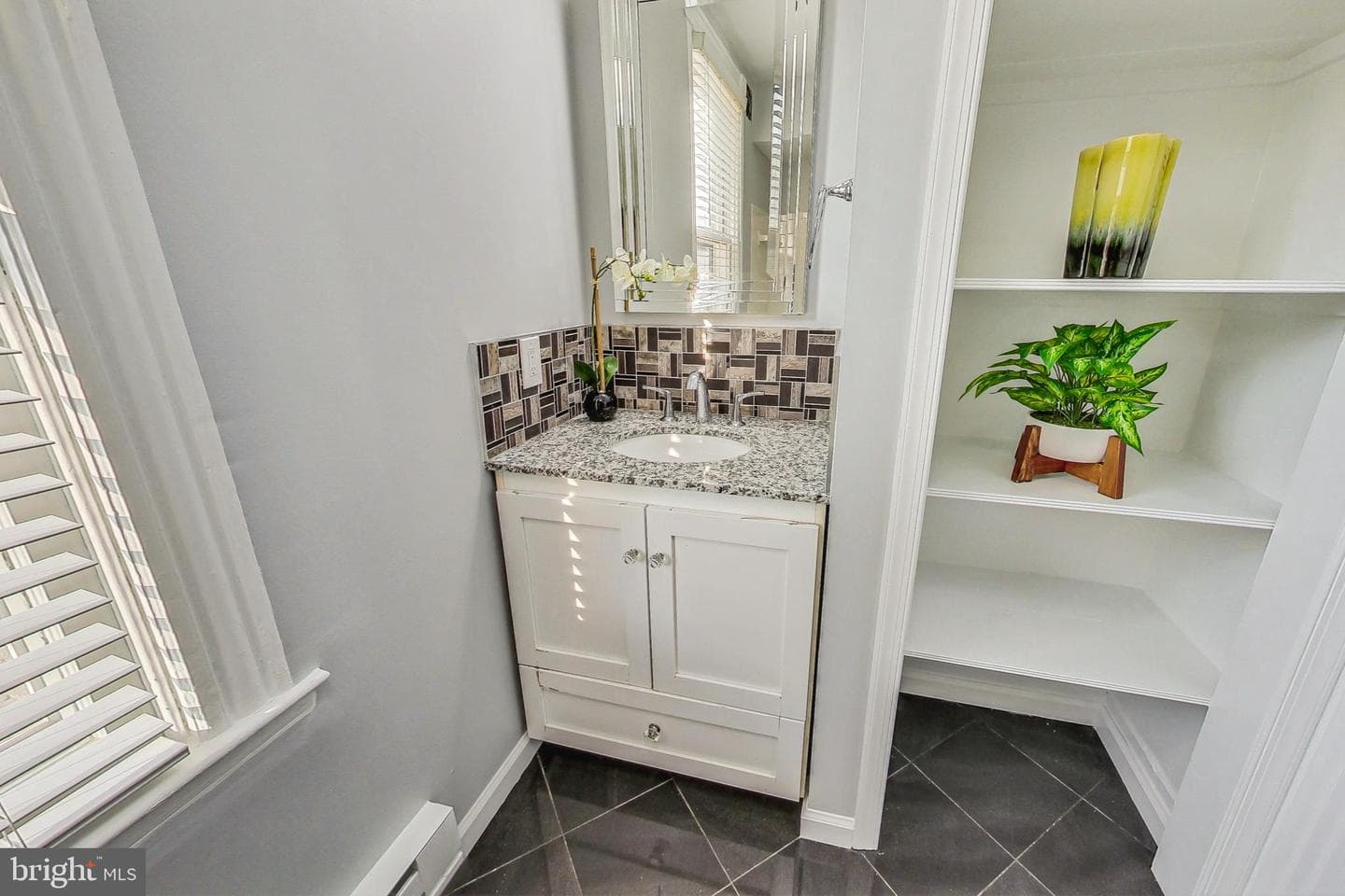 311 E Howell Avenue photo 21